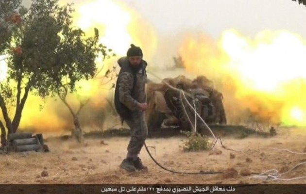 Το Ισλαμικό Κράτος με πυρά πυροβολικού ενάντια στον στρατό της Συρίας (φωτο)