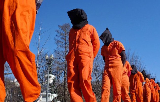 Φρικτά  βασανιστήρια από το Ισλαμικό Κράτος σε αιχμαλώτους (βίντεο)