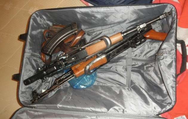 Παραδόθηκε μυστηριωδώς ο ιδιοκτήτης ΙΧ… οπλοστασίου στα Εξάρχεια