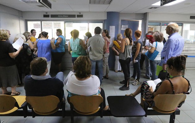 Ξεκινούν οι κατασχέσεις της εφορίας – Ποιοι γλιτώνουν