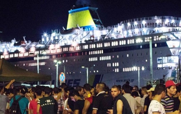 Μόνο την Τετάρτη 7.692  πρόσφυγες έφτασαν στον Πειραιά από Μυτιλήνη