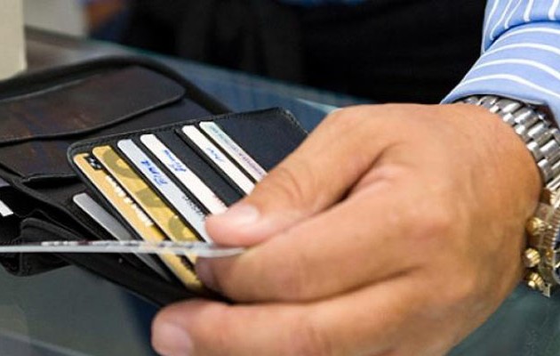 Πιστωτικές παντού – Ο σχεδιασμός για τις υποχρεωτικές συναλλαγές με κάρτα