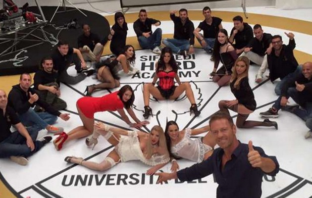 Ο Ρόκο Σιφρέντι ίδρυσε το πρώτο πανεπιστήμιο για πορνοστάρ (φωτο)