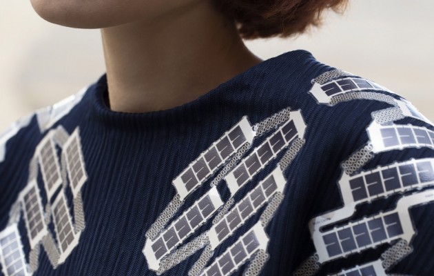 Φορτίστε το κινητό σας με τα… ρούχα σας