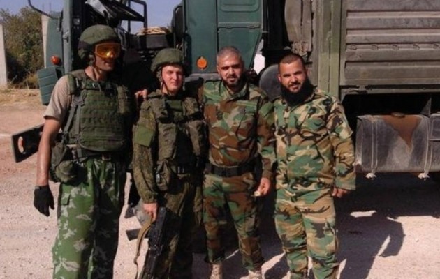Ρώσοι στρατιώτες ποζάρουν με Σύρους στρατιώτες και προκαλούν… εγκεφαλικά