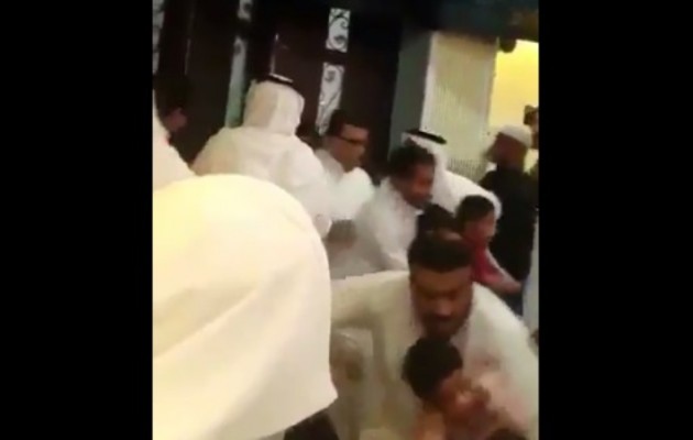 Το Ισλαμικό Κράτος επιτέθηκε σε τζαμί σιιτών στη Σαουδική Αραβία (βίντεο)