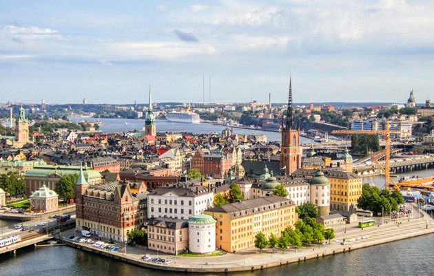 Eργασιακή “ζούγκλα” στην Ελλάδα, εξάωρο στη Σουηδία