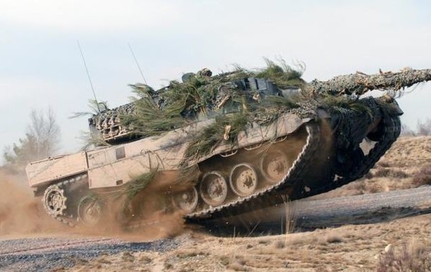 Γερμανός βιομήχανος «καρφώνει» υπουργό για μίζες από εξοπλιστικά