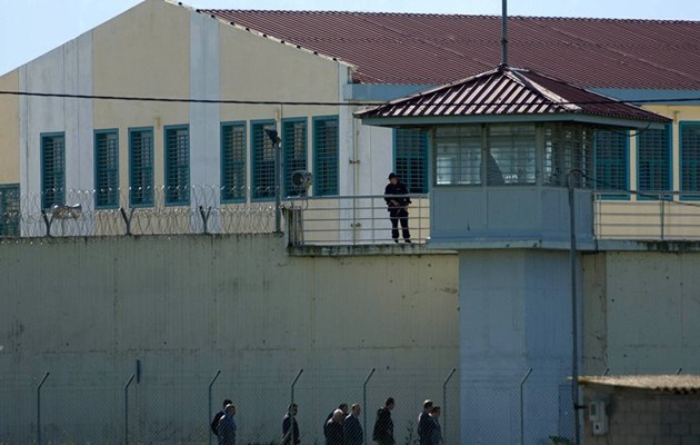 Κρατούμενοι στις Φυλακές Τρικάλων κράτησαν αρχιφύλακα όμηρο με αυτοσχέδιο μαχαίρι