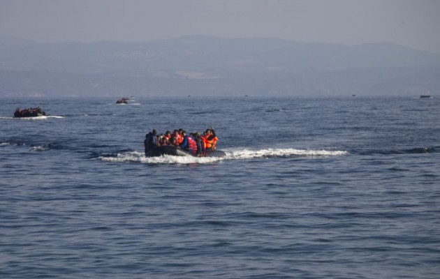 Λέσβος: Προσφυγόπουλο έπεσε στη θάλασσα από τα χέρια των γονιών του και αγνοείται