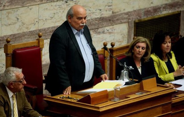 Ο Βούτσης κόβει μηνιαίως 570 ευρώ για κάθε βουλευτή