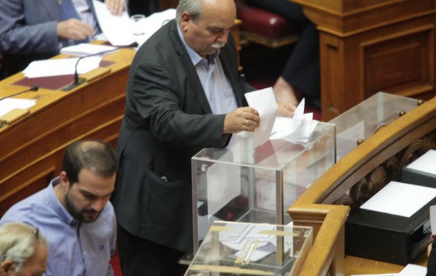 Ο Νίκος Βούτσης δεν ψήφισε τον εαυτό του!