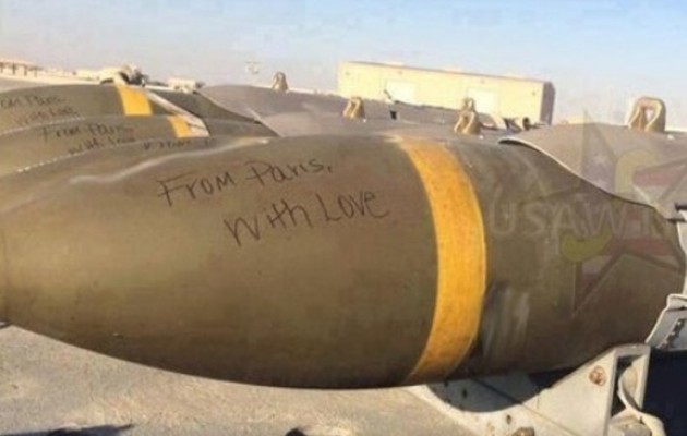 Δείτε τι γράφουν πάνω τους οι αμερικανικές βόμβες που χτυπάνε το Ισλαμικό Κράτος (φωτο)