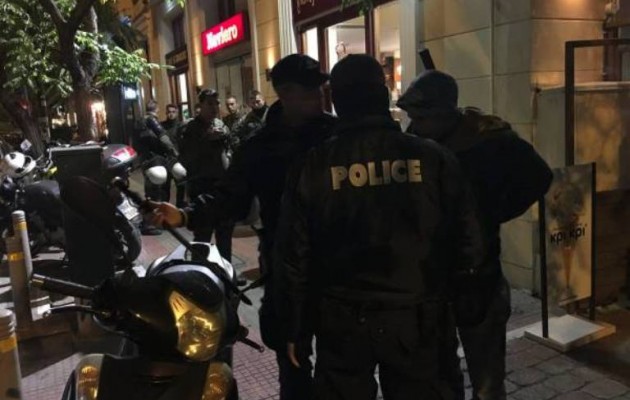 Κυκλοφορούσε οπλισμένος με σπαθί στην οδό 3ης Σεπτεμβρίου