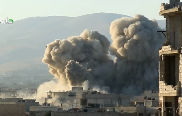 Ο στρατός της Συρίας βομβαρδίζει τζιχαντιστές σε προάστιο της Δαμασκού (βίντεο)