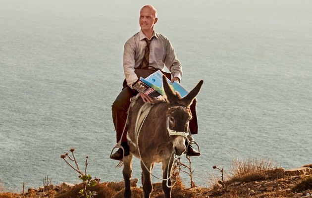 Ένας Γερμανός τραπεζίτης πάνω σε γαϊδούρι στην Τήνο!