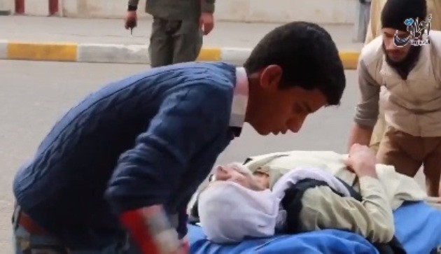 Το Ισλαμικό Κράτος κατηγορεί τη Δύση ότι βομβάρδισε αμάχους στη Μοσούλη (βίντεο)