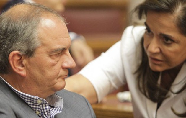 Τι είπε ο Καραμανλής στη Ντόρα για τις εξελίξεις στη Ν.Δ.