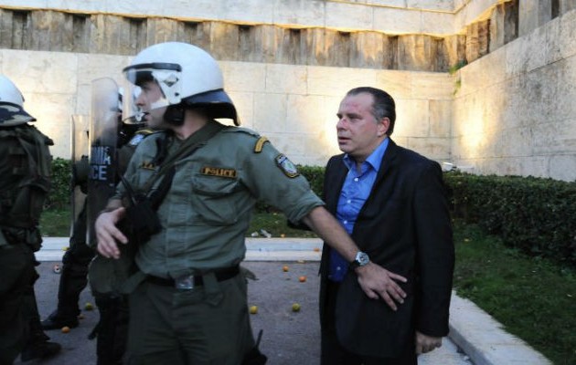 Ταυτοποιήθηκαν τέσσερα άτομα για την επίθεση στον Κουμουτσάκο