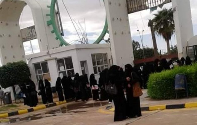 Το Ισλαμικό Κράτος φόρεσε μπούρκα στις φοιτήτριες στη Λιβύη