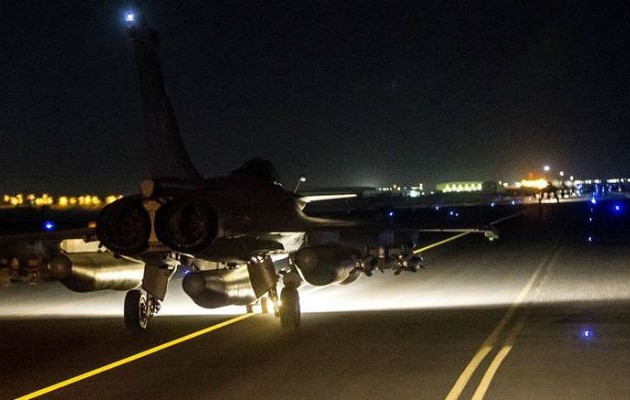 Νέοι βομβαρδισμοί από γαλλικά μαχητικά στη Ράκα