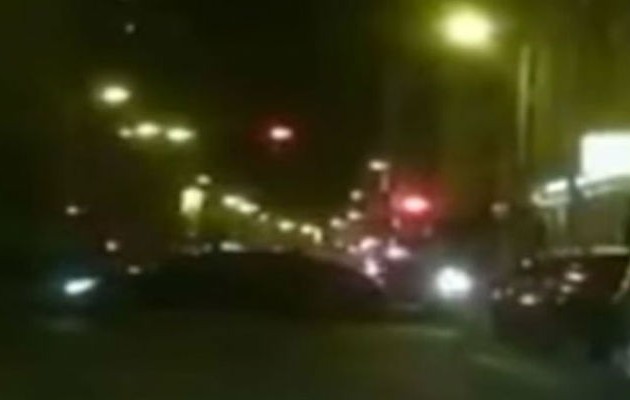 Οδηγός καταγράφει με το κινητό του τζιχαντιστές να εκτελούν εκ ψυχρώ πολίτες στο Παρίσι (βίντεο)