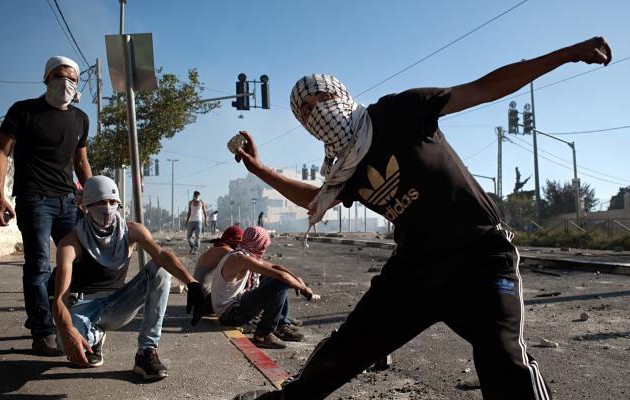 Tρία χρόνια φυλακή σε Παλαιστινίους που πετροβολούν Ισραηλινούς