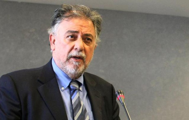 “Πυροβολεί” ο Πανούσης: Για να γίνουν αρεστοί, έπαψαν να είναι γνήσιοι Αριστεροί