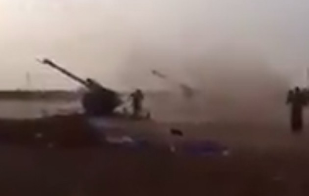 Το κουρδικό πυροβολικό σφυροκοπά το Ισλαμικό Κράτος στη Σιντζάρ (βίντεο)