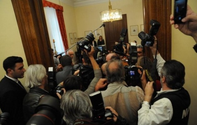 Θερμό επεισόδιο στο Προεδρικό με Γεροβασίλη, Κουμουτσάκο και Κουίκ (βίντεο)