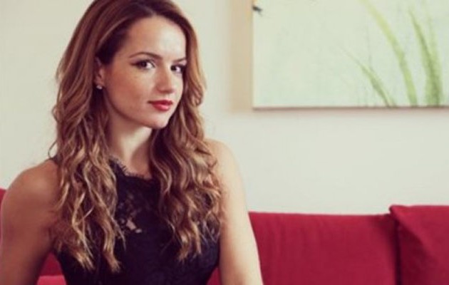 Η κούκλα Ελληνίδα που κατακτά τον κόσμο και διαχειρίζεται δισεκατομμύρια ευρώ!