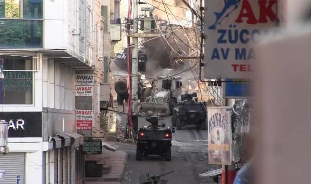 Ο Ερντογάν συνεχίζει αμείωτο τον πόλεμο ενάντια στους Κούρδους της Τουρκίας