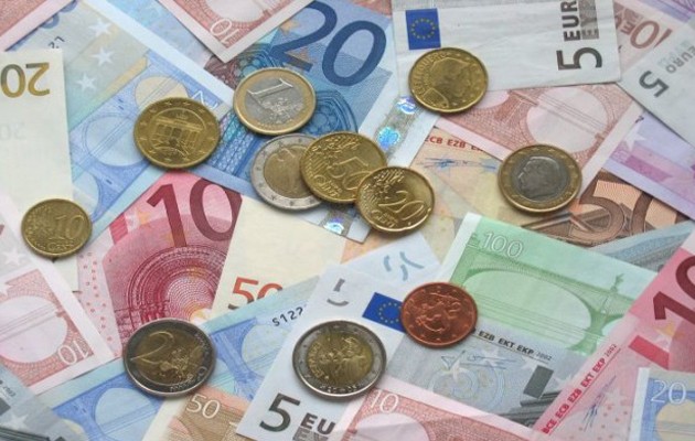 Καμία σκέψη για επιβολή εισφοράς 20% σε όλα τα Ταμεία