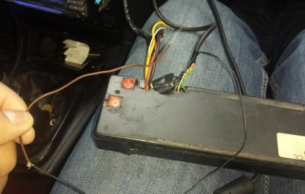 Χειροπέδες για «πειραγμένες» ταμειακές και ταξίμετρα