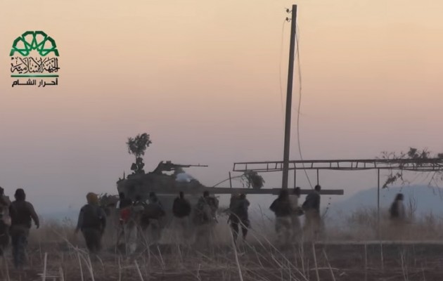 Τζιχαντιστές της Τζαΐς Αλ Φάτεχ κατέλαβαν βάση του στρατού της Συρίας (πολλά βίντεο)