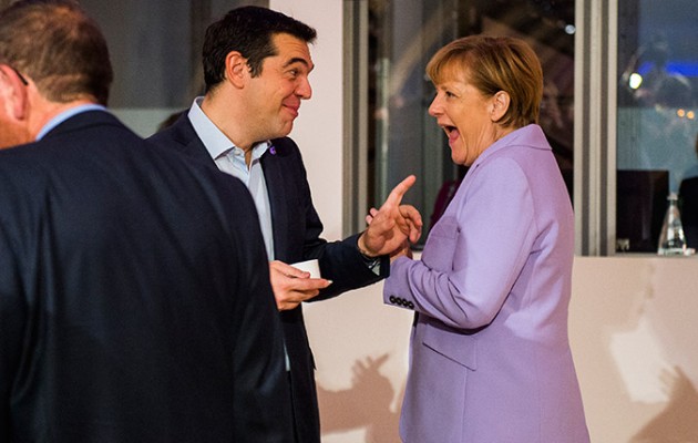 Γιατί “σκάνε” στα γέλια Μέρκελ και Τσίπρας;