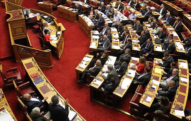 Ψηφίστηκε κατά πλειοψηφία το νομοσχέδιο για το “παράλληλο πρόγραμμα”
