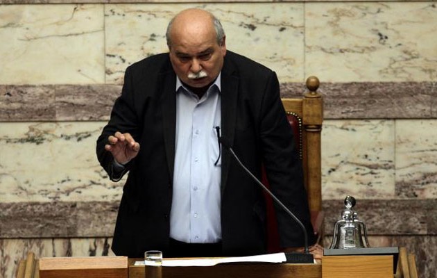 Τα αλλάζει όλα στη Βουλή ο Βούτσης