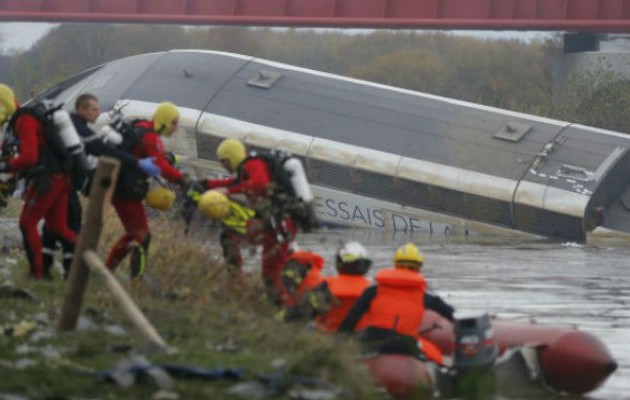 Δίχως τέλος η τραγωδία στη Γαλλία – Εκτροχιάστηκε τρένο – Στους 7 οι νεκροί