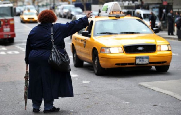 Μουσουλμάνος ταξιτζής δεν άφησε γυναίκα να κάτσει μπροστά λόγω Ισλάμ