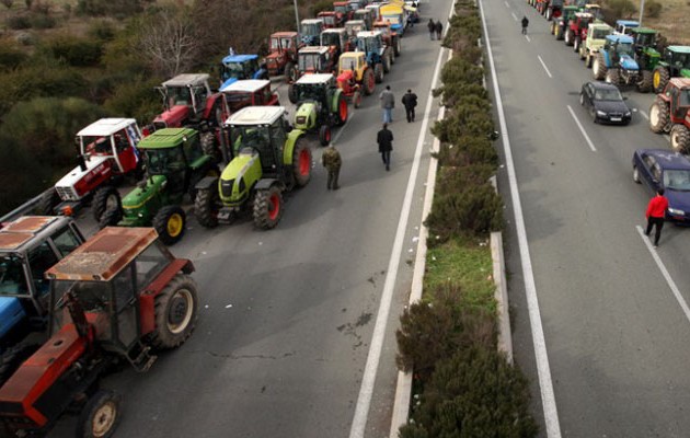 Αποσταθεροποίηση για “βελούδινο πραξικόπημα” με γαλάζιους αγρότες