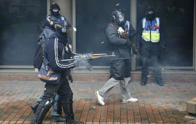 Ένοπλη αντιτρομοκρατική άσκηση στο κέντρο του Λονδίνου (φωτογραφίες)