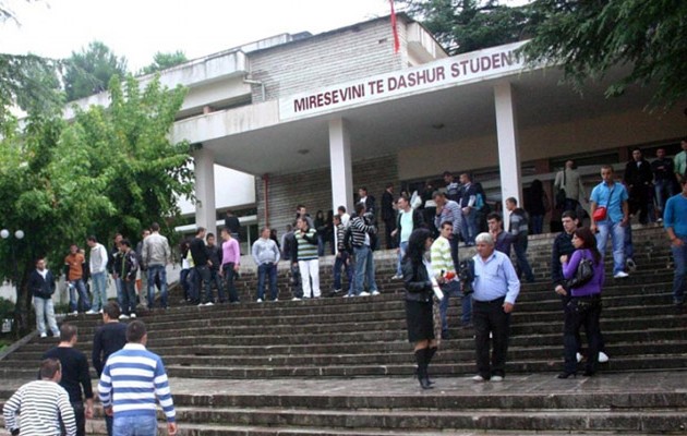 Γιατί Αλβανοί  εθνικιστές απειλούν Έλληνα καθηγητή στο Πανεπιστήμιο Αργυροκάστρου