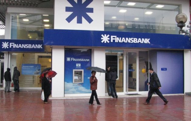 Bloomberg: Η αστάθεια στην Ελλάδα οδήγησε στην πώληση της Finansbank