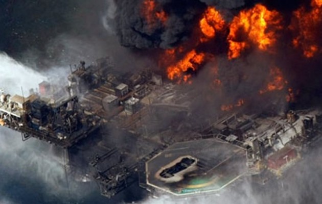 Τραγωδία στην Κασπία: 32 εργάτες νεκροί από πυρκαγιά σε πλατφόρμα πετρελαίου