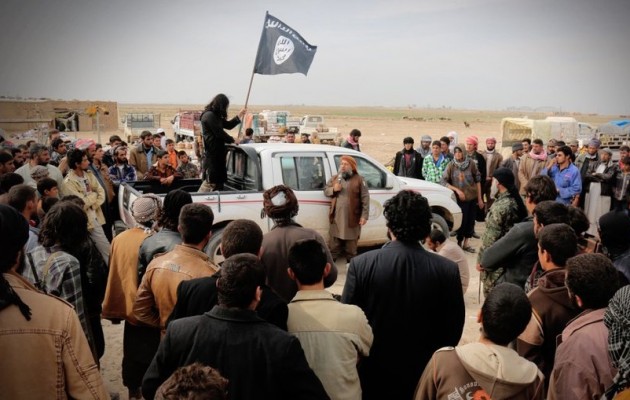 Το Ισλαμικό Κράτος έσχισε δημοσιογράφο σε δύο κομμάτια, κάθετα!