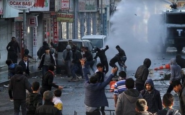 Εμπόλεμη ζώνη η νοτιοανατολική Τουρκία – Βόρειο Κουρδιστάν (βίντεο)