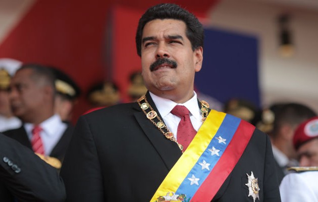 Βενεζουέλα: Ο Μαδούρο παλεύει να κρατηθεί στην εξουσία