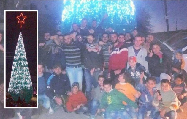 Ελληνοχριστιανοί στη Συρία στόλισαν δέντρο 16 μέτρα ψηλό να το βλέπουν οι τζιχαντιστές (φωτο)