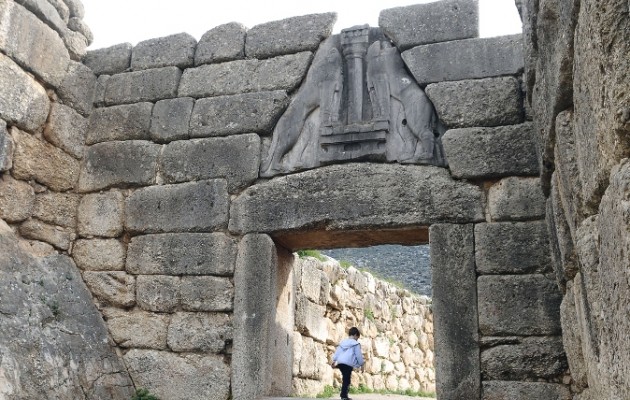 Η Αρχαιολογική Εταιρεία διαψεύδει την «ανακάλυψη του θρόνου του Αγαμέμνονα»